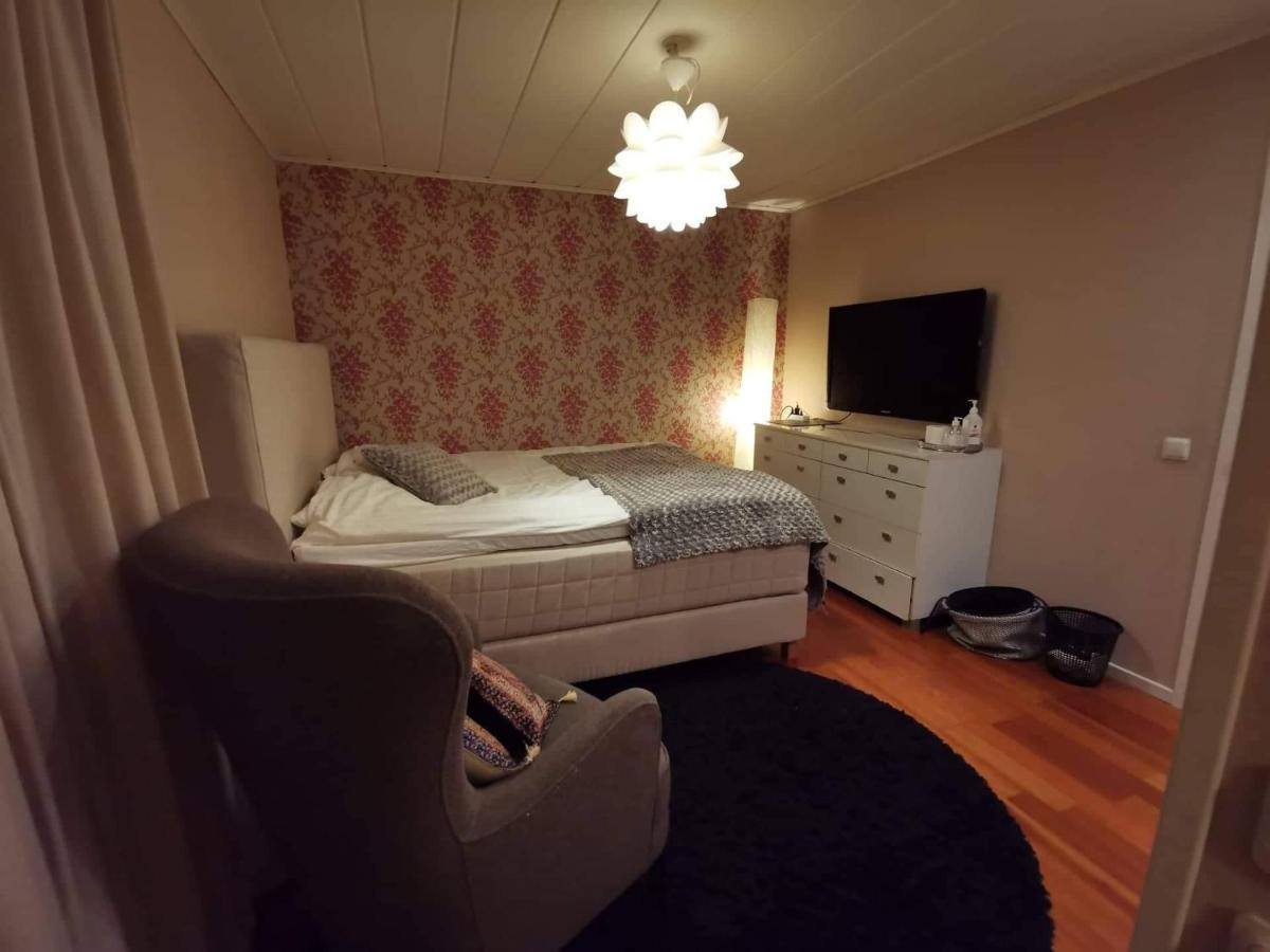 Own Room With Big Bed In A Big House! Luleå Eksteriør bilde